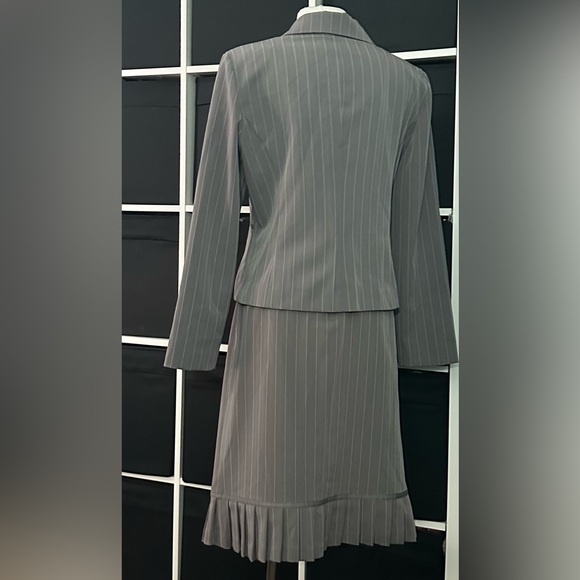 Periwinkle Women’s Suits Size 10 - Picture 4 of 10